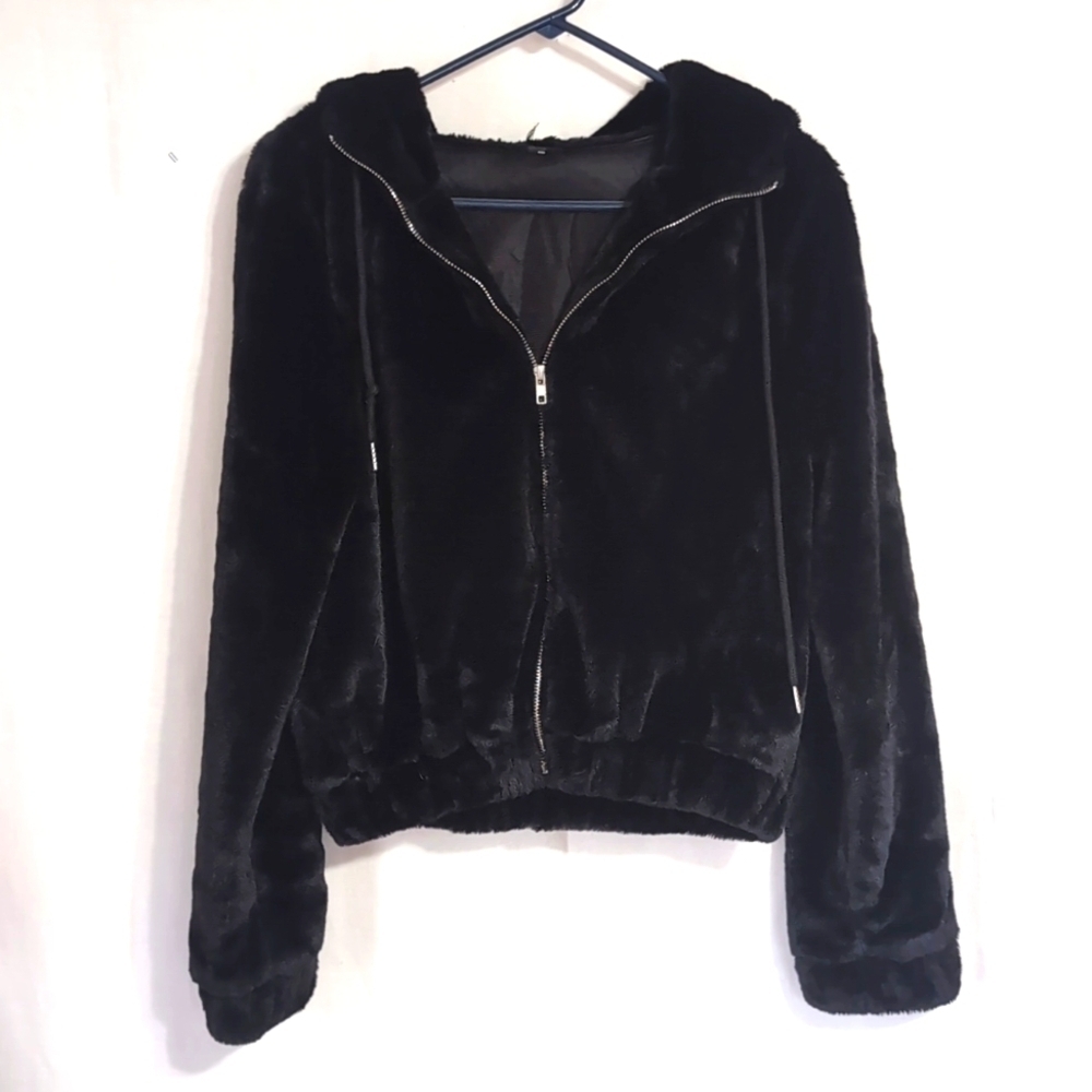 Unbranded Black Fuzzy Plush Cropped Zip Hooded Sweatshirt Size Medium